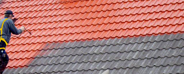 Nettoyage toiture - Couvreur Salland Dominic LE MANS (72) LA SARTHE : nettoyage, protection anti-mousse toiture. Demoussage. Application d’un revêtement peinture hydrofuge coloré de toit